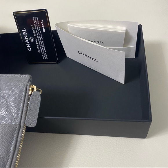 Chanel Phone Card Holder Pouch Interlocking CC logo Zipper Wallet - Picture 12 of 17